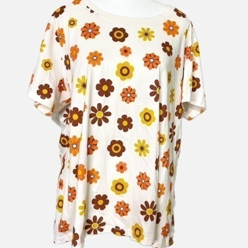 Electric Pink Juniors Plus Retro Floral Print Tee - White Multi